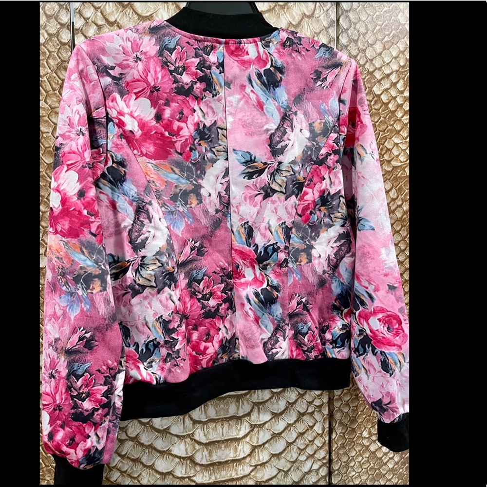 Pink Floral 🌸 Satin Jacket Size Small 🌸 NEW! - Picture 14 of 15